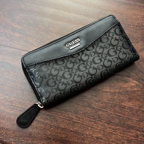 Guess Logo Print Black Wallet - Picture 2 of 7